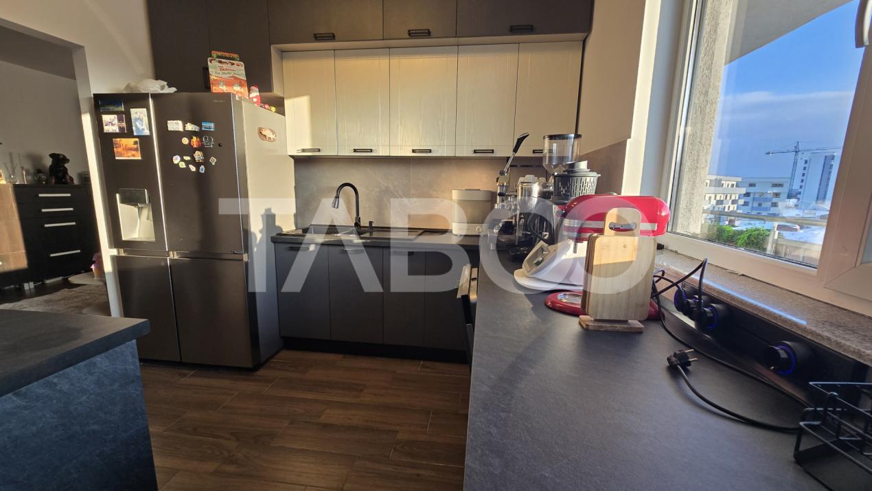 Apartament de vanzare 3 camere 93mp 2 bai balcon si lift Rahovei Sibiu