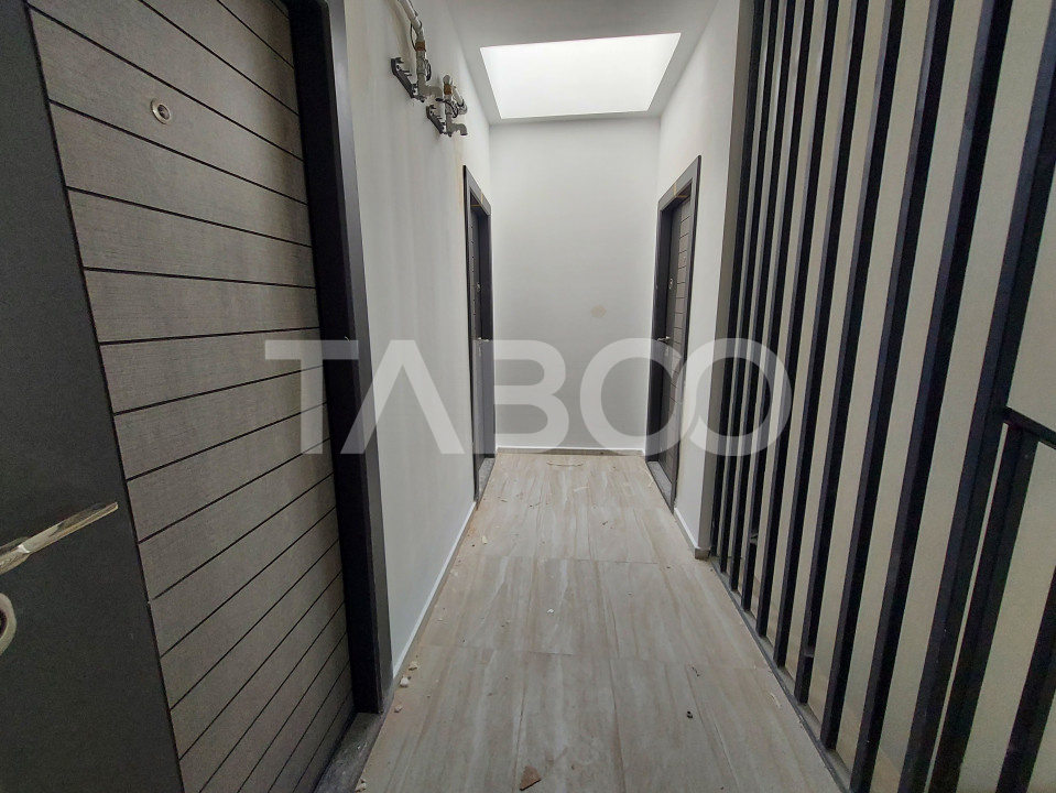 Apartament de vanzare 3 camere balcon logie 2 bai loc de parcare