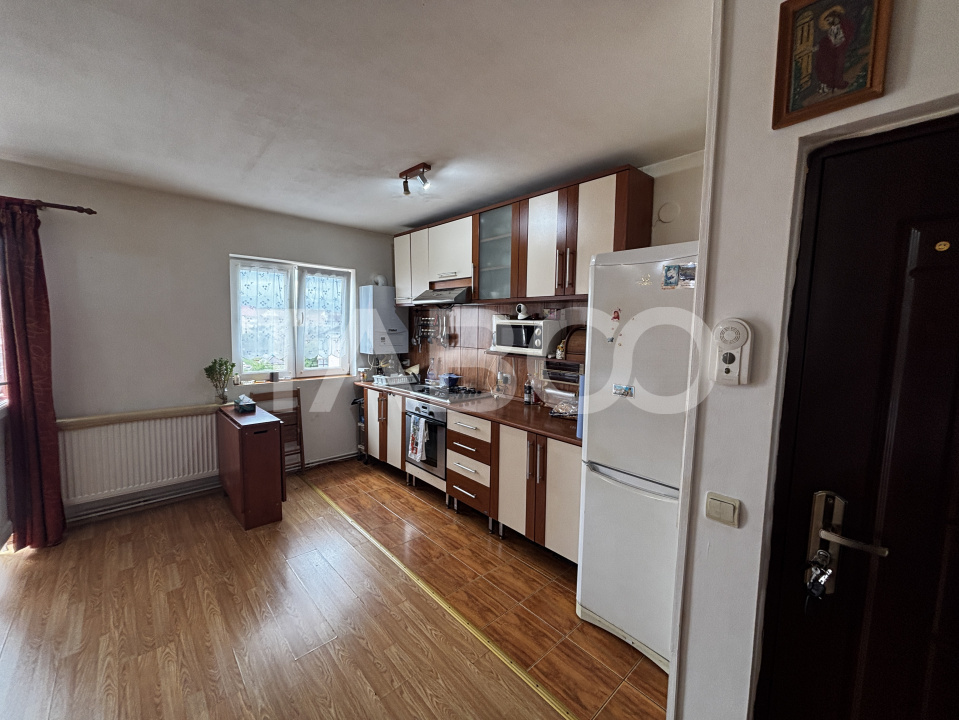 Apartament de vanzare 3 camere complet mobilat utilat Valea Aurie