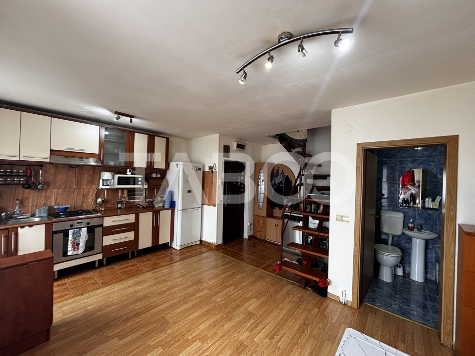 Apartament de vanzare 3 camere complet mobilat utilat Valea Aurie