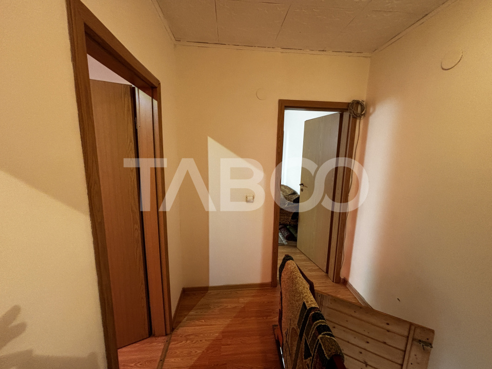 Apartament de vanzare 3 camere complet mobilat utilat Valea Aurie