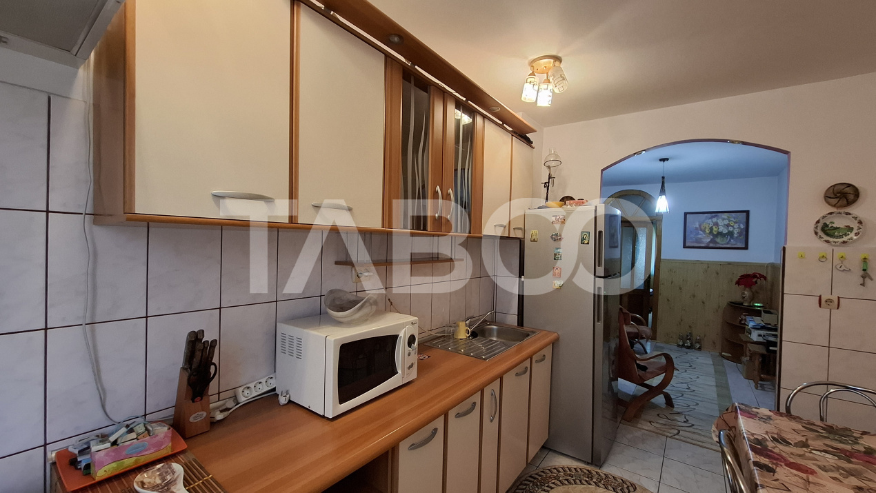 Apartament de vanzare 3 camere decomandat 58 mp zona Valea Aurie Sibiu