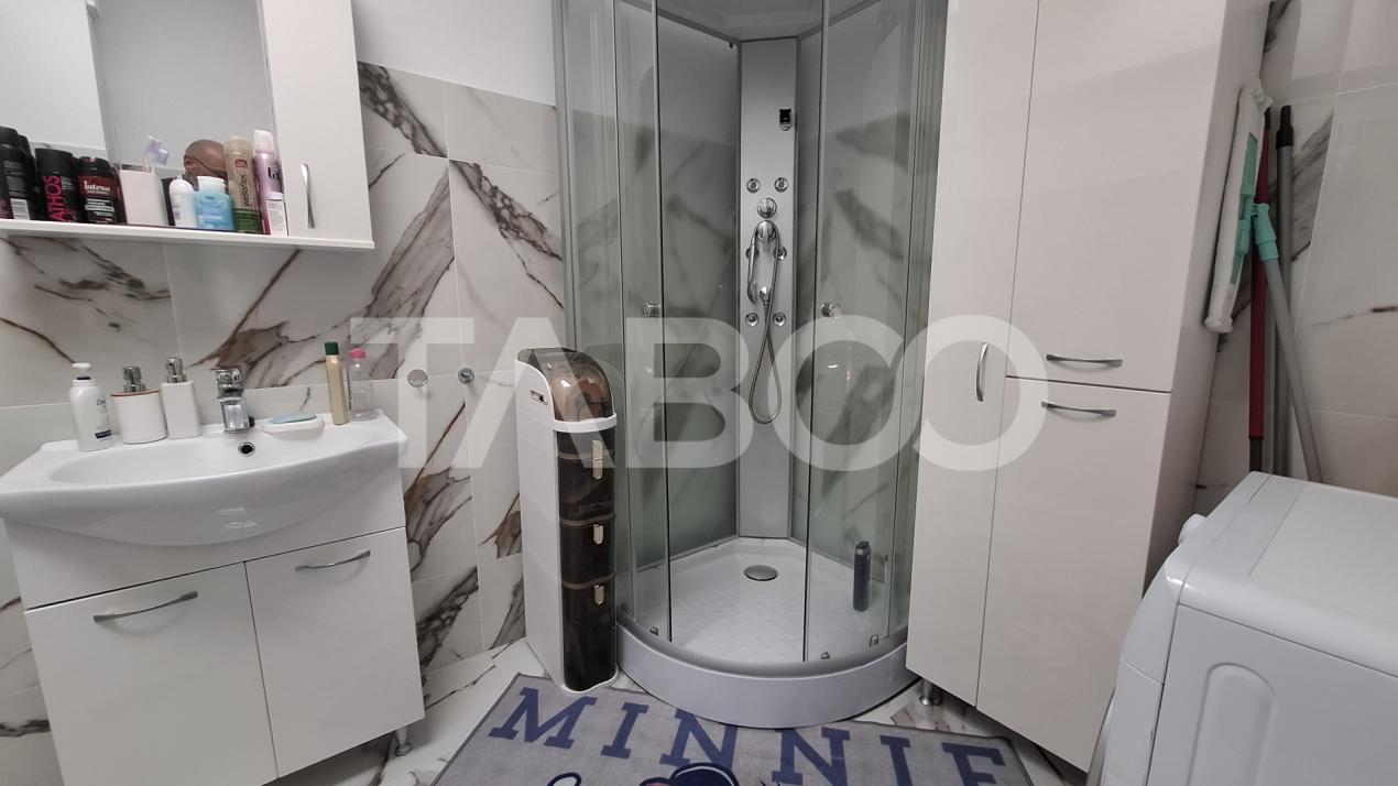 Apartament de vanzare 3 camere decomandat 68 mp zona Turnisor Sibiu