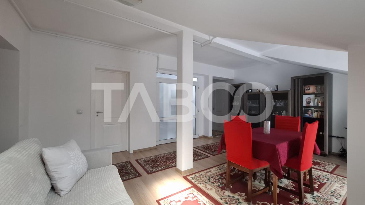 Apartament de vanzare 3 camere decomandat 68 mp zona Turnisor Sibiu