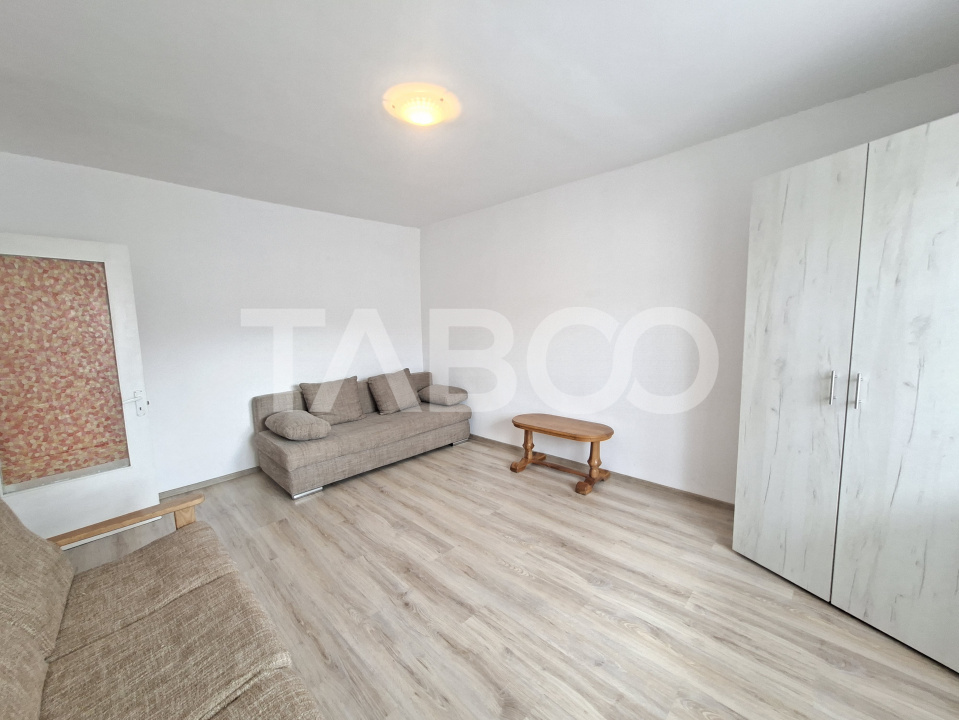 Apartament de vanzare 3 camere decomandat Mihai Viteazul bloc cu lift