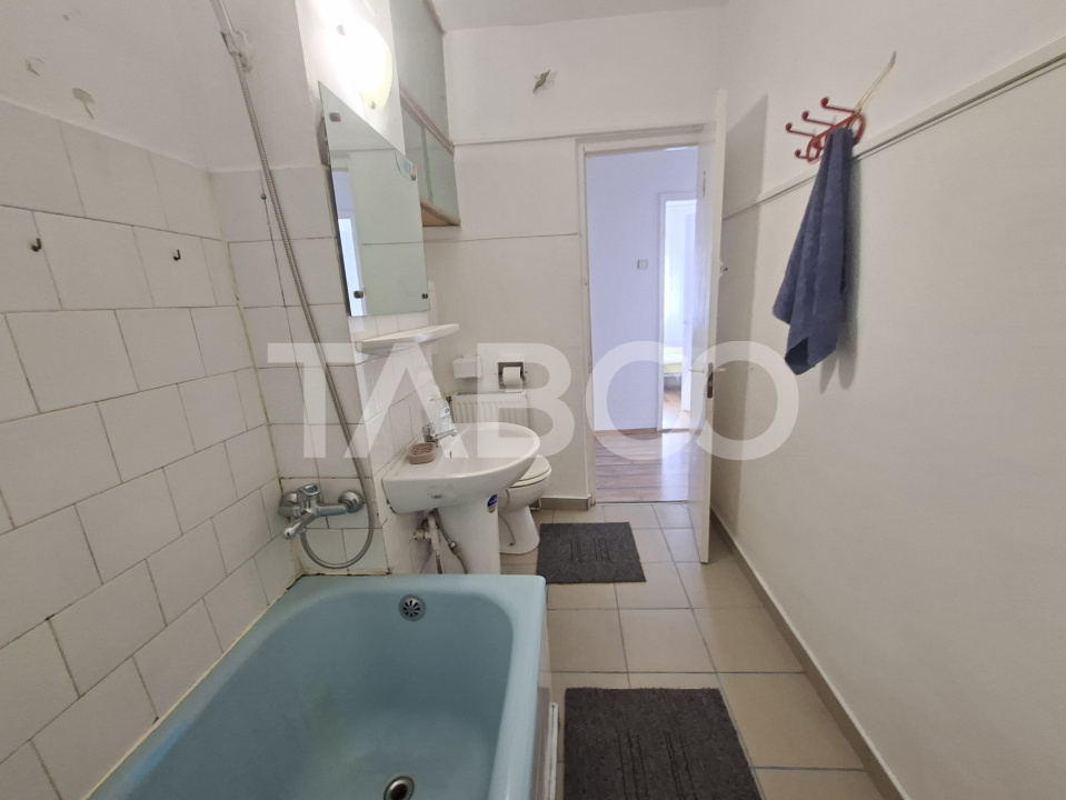 Apartament de vanzare 3 camere decomandat Mihai Viteazul bloc cu lift