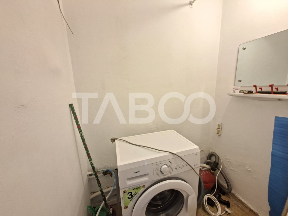 Apartament de vanzare 3 camere decomandat Mihai Viteazul bloc cu lift