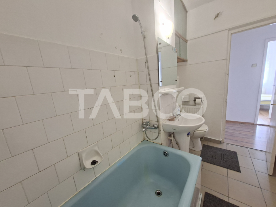 Apartament de vanzare 3 camere decomandat Mihai Viteazul bloc cu lift