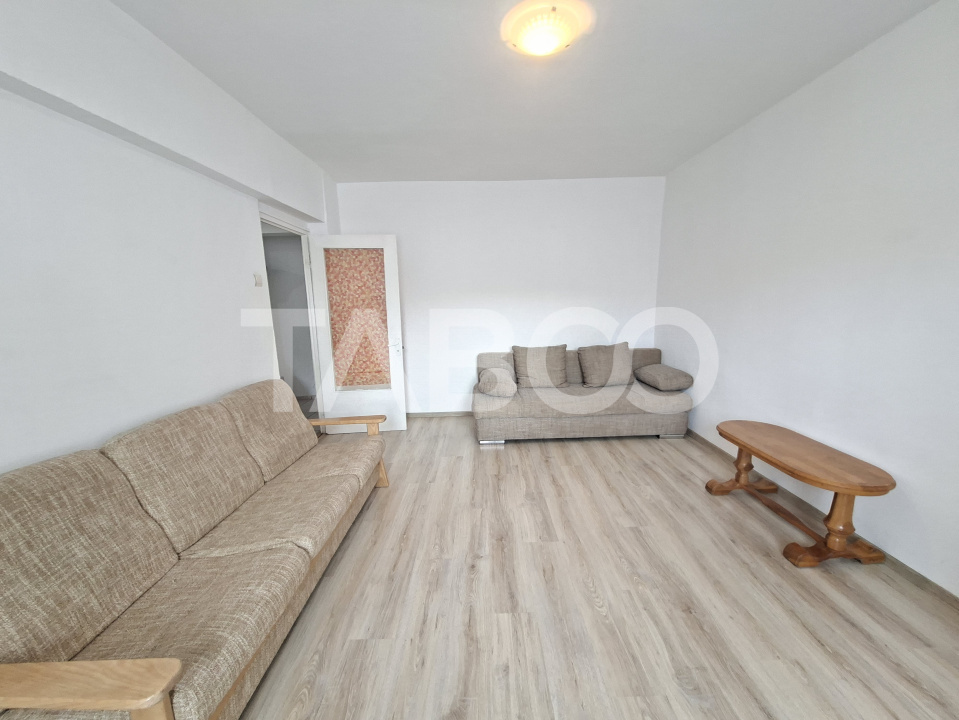 Apartament de vanzare 3 camere decomandat Mihai Viteazul bloc cu lift