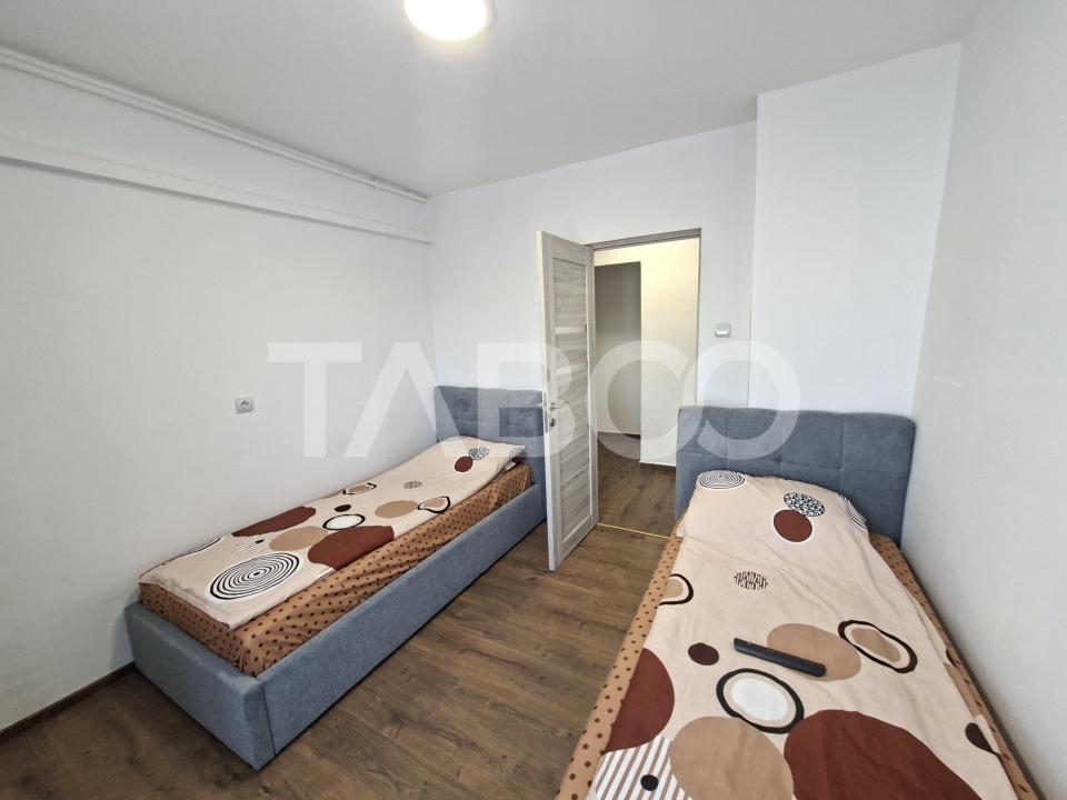 Apartament de vanzare 3 camere decomandat Mihai Viteazul bloc cu lift
