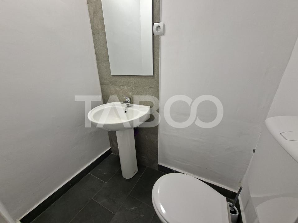 Apartament de vanzare 3 camere decomandat Mihai Viteazul bloc cu lift