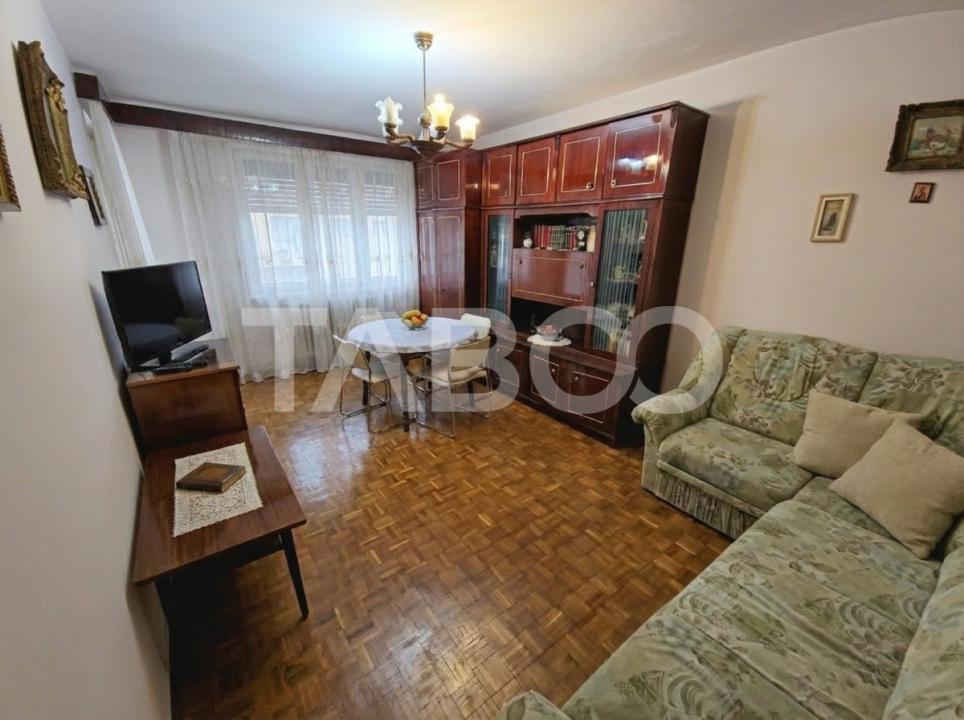 Apartament de vanzare 3 camere decomandate in zona Strand Sibiu