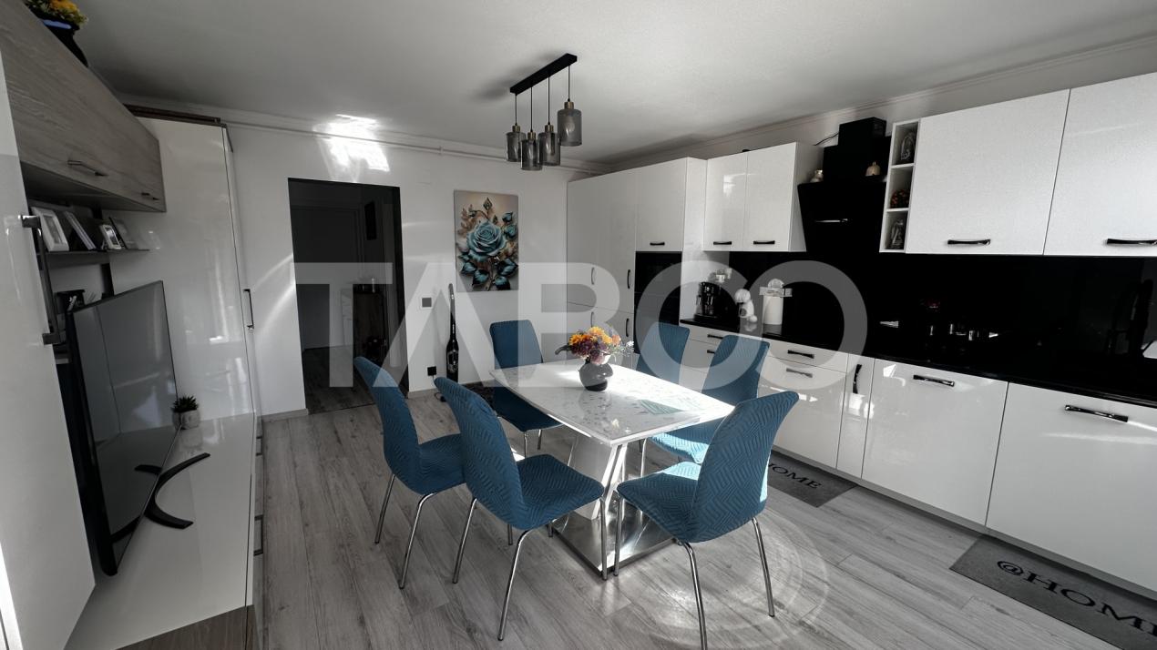 Apartament de vanzare 3 camere decomandate loc parcare Selimbar