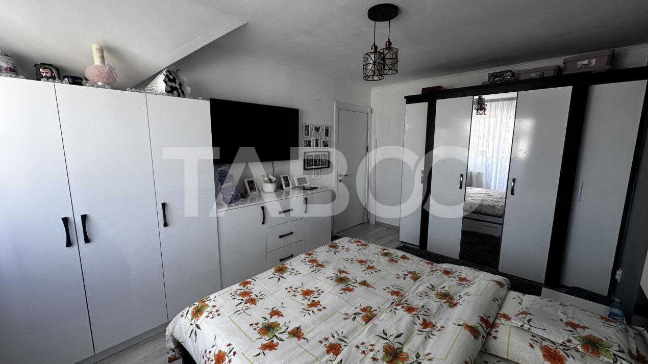 Apartament de vanzare 3 camere decomandate loc parcare Selimbar