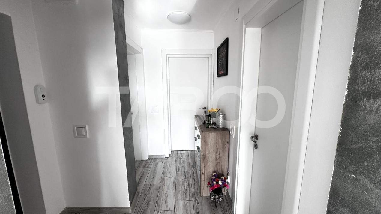 Apartament de vanzare 3 camere decomandate loc parcare Selimbar