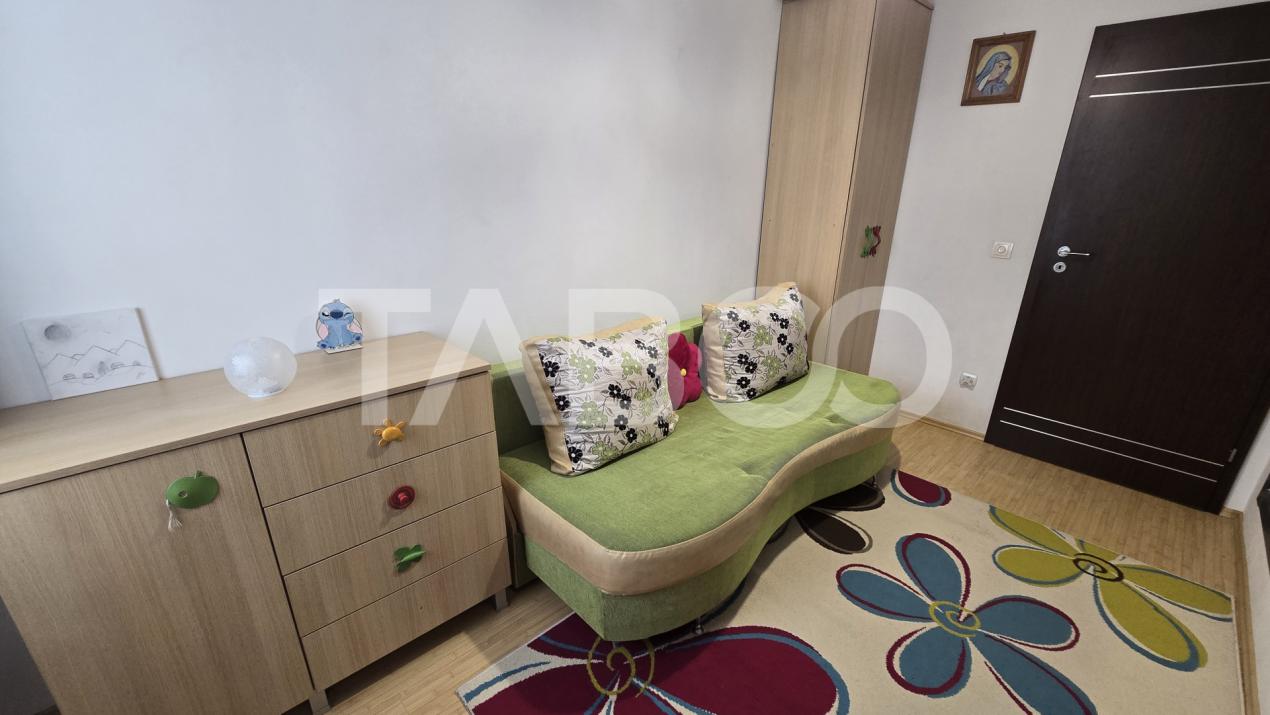 Apartament de vanzare 3 camere decomandate mobilate utilate Turnisor