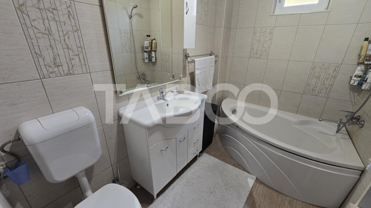 Apartament de vanzare 3 camere decomandate mobilate utilate Turnisor