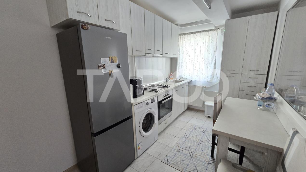 Apartament de vanzare 3 camere decomandate parcare zona Brana Selimbar