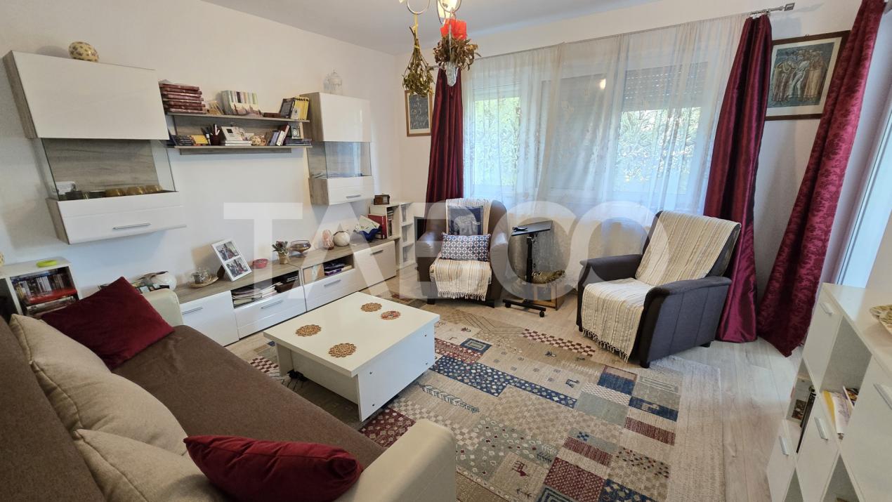 Apartament de vanzare 3 camere decomandate parcare zona Brana Selimbar
