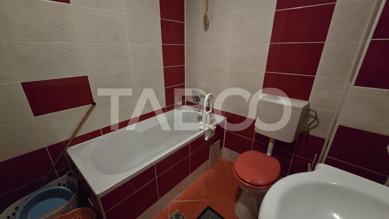 Apartament de vanzare 3 camere decomandate parcare zona Brana Selimbar