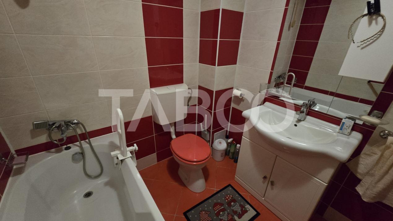 Apartament de vanzare 3 camere decomandate parcare zona Brana Selimbar