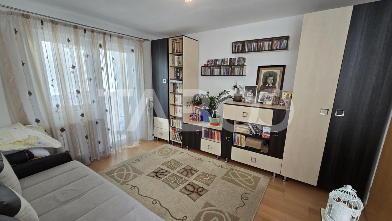 Apartament de vanzare 3 camere decomandate parcare zona Brana Selimbar