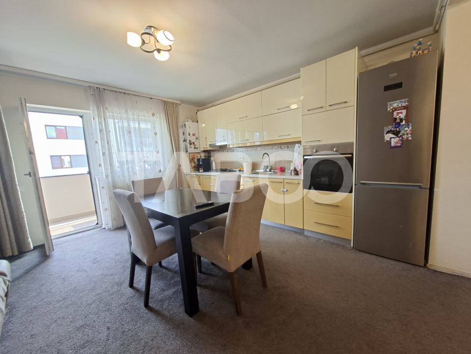Apartament de vanzare 3 camere etaj 1 zona Brana + bloc cu gradina