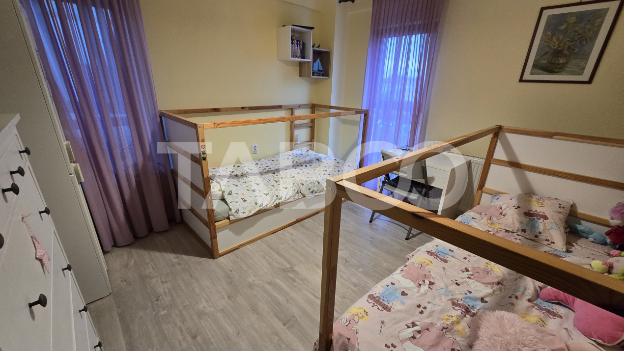 Apartament de vanzare 3 camere etaj intermediar balcon Doamna Stanca