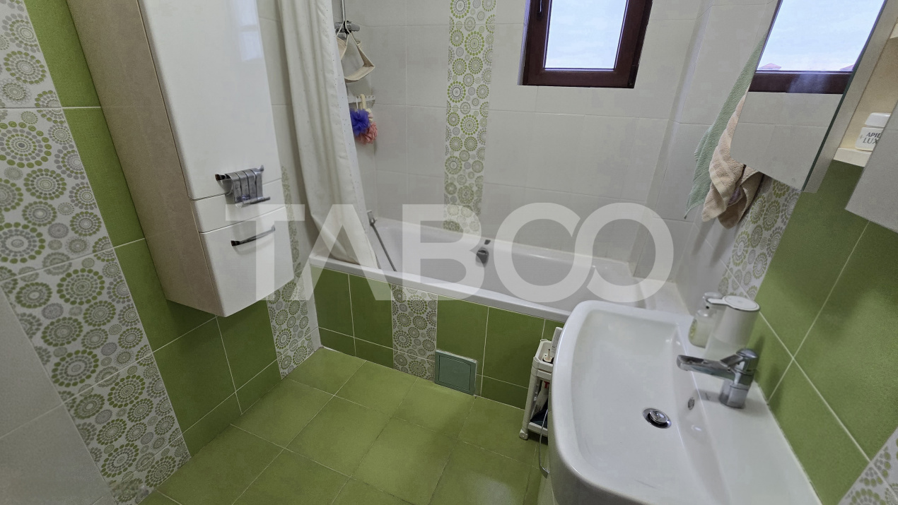 Apartament de vanzare 3 camere etaj intermediar balcon Doamna Stanca