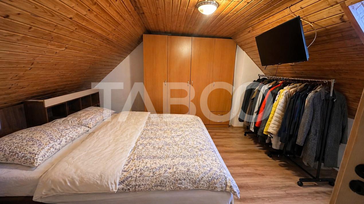 Apartament de vanzare 3 camere la casa si pivnita Selimbar Sibiu