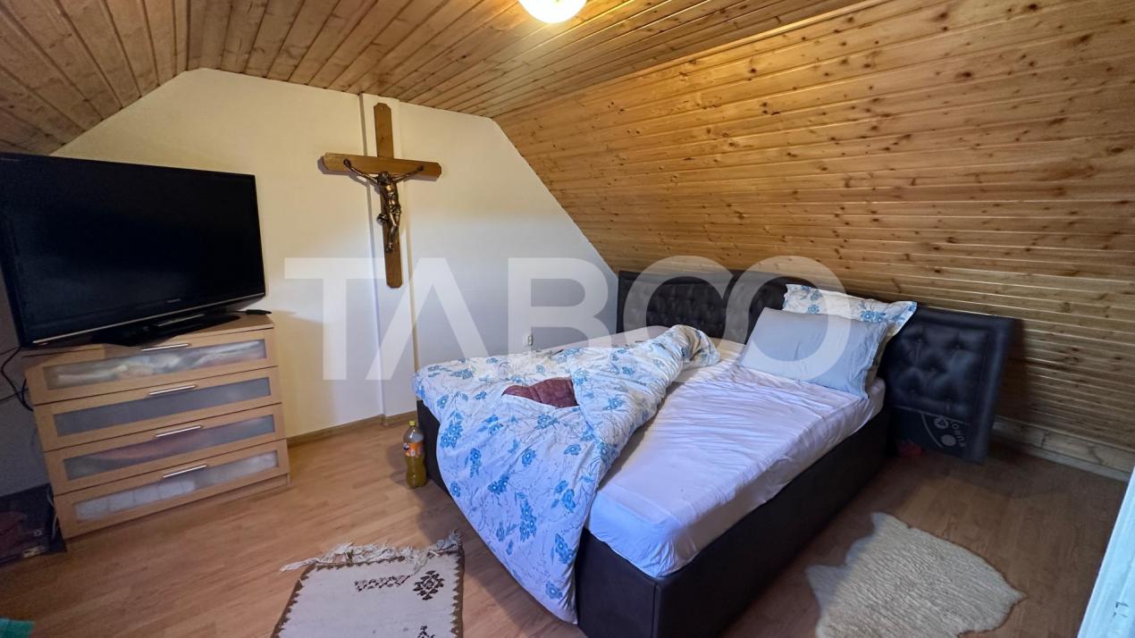 Apartament de vanzare 3 camere la casa si pivnita Selimbar Sibiu