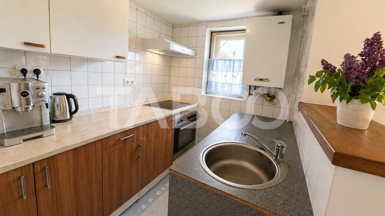 Apartament de vanzare 3 camere la casa si pivnita Selimbar Sibiu