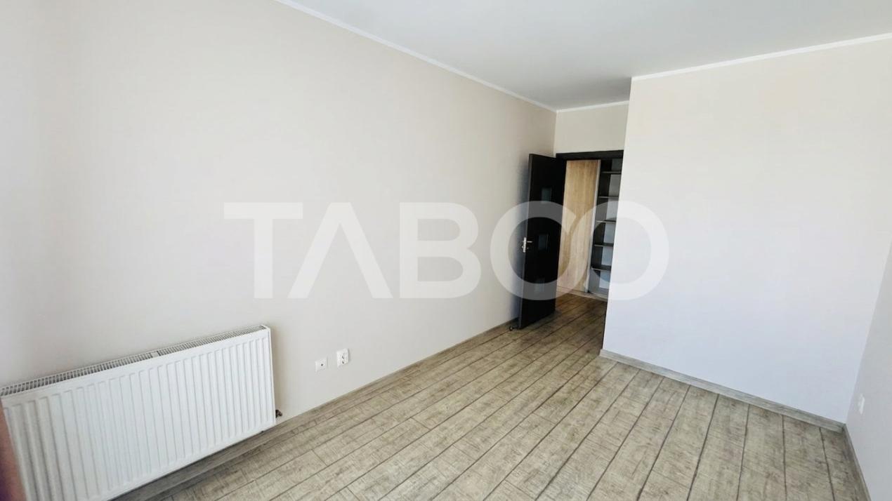 Apartament de vanzare 3 camere lift parcare bloc nou City Residence 