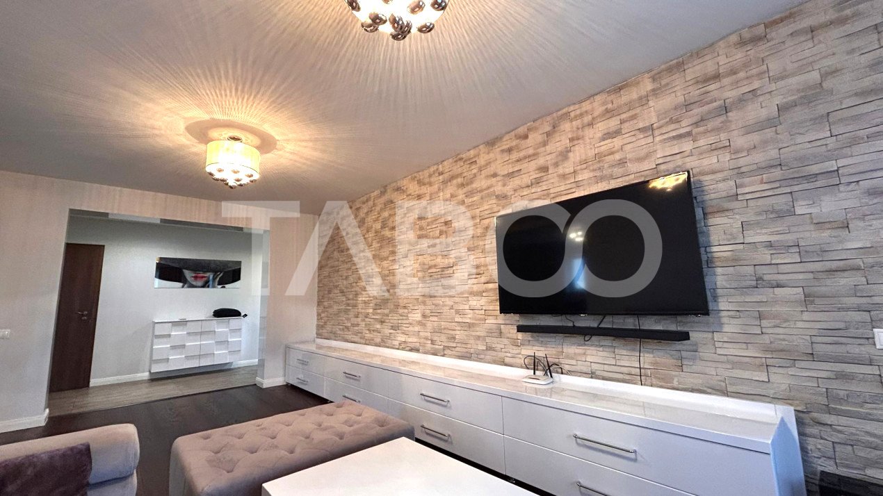 Apartament de vanzare 3 camere loc de parcare 2 bai balcon in Sibiu
