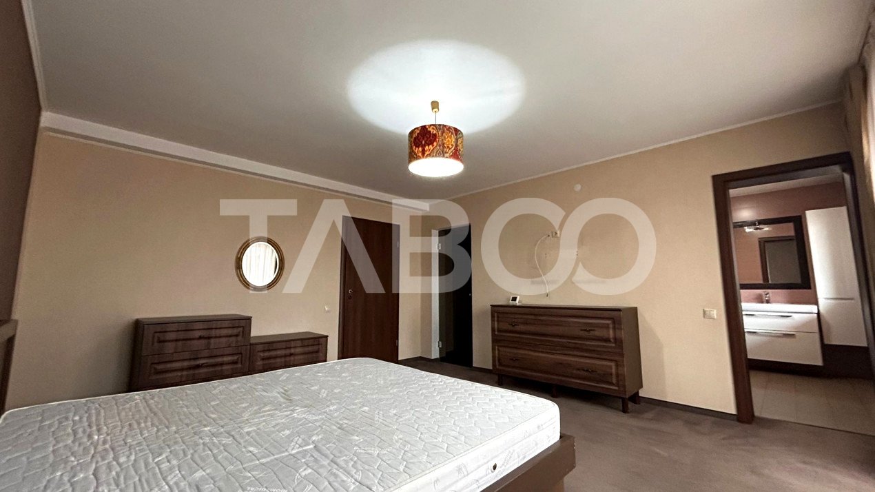 Apartament de vanzare 3 camere loc de parcare 2 bai balcon in Sibiu