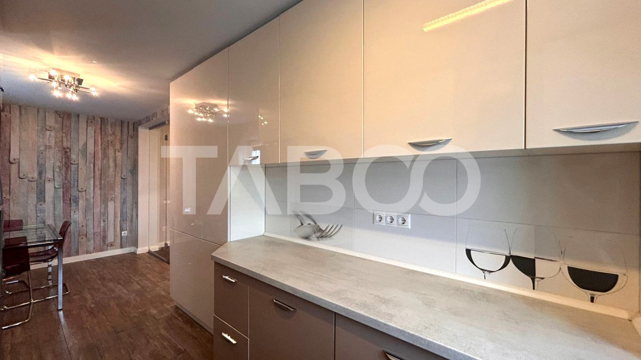 Apartament de vanzare 3 camere loc de parcare 2 bai balcon in Sibiu