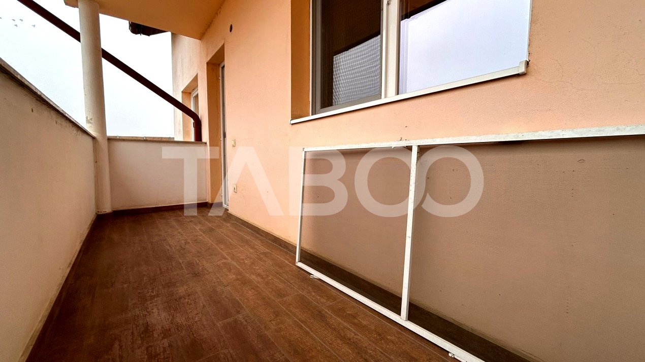 Apartament de vanzare 3 camere loc de parcare 2 bai balcon in Sibiu