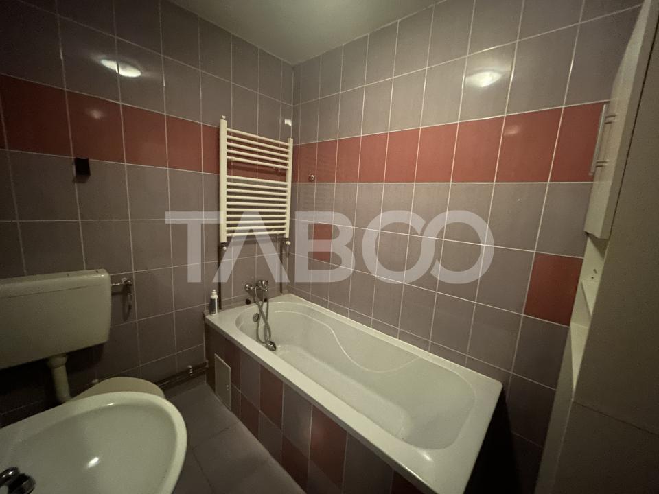 Apartament de vanzare 3 camere mobilate utilate si 2 bai zona Terezian