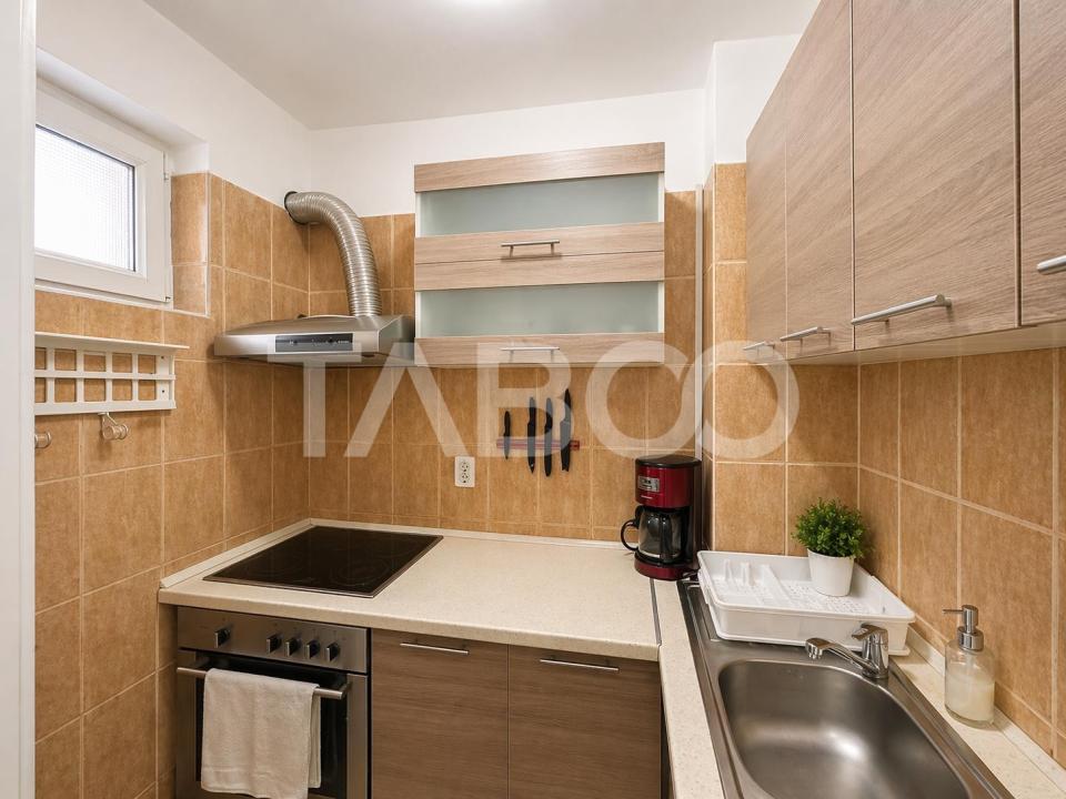 Apartament de vanzare  3 camere semidecomandat  etaj intermediar Sibiu