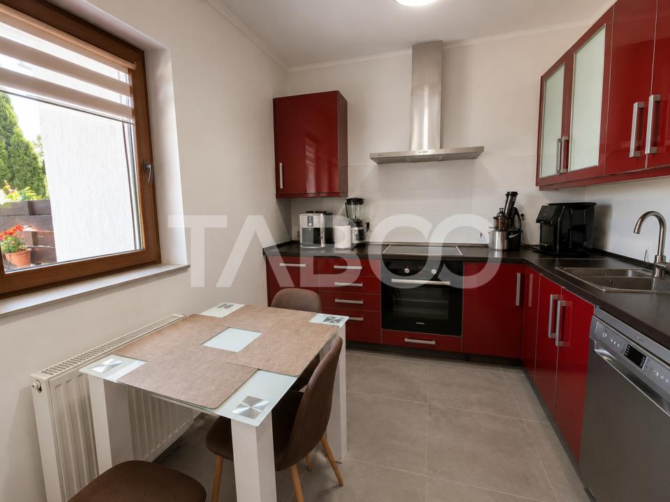  Apartament de vanzare 3 camere si gradina proprie de 147  mp