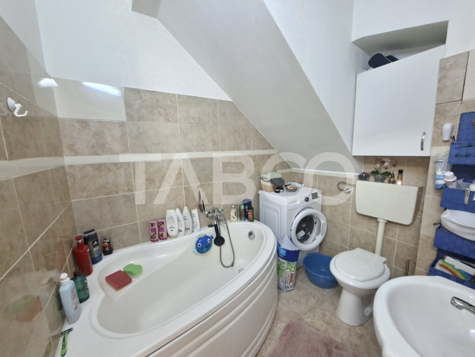 Apartament de vanzare 3 camere Terezian 70 mpu plus balcon Comision 0%