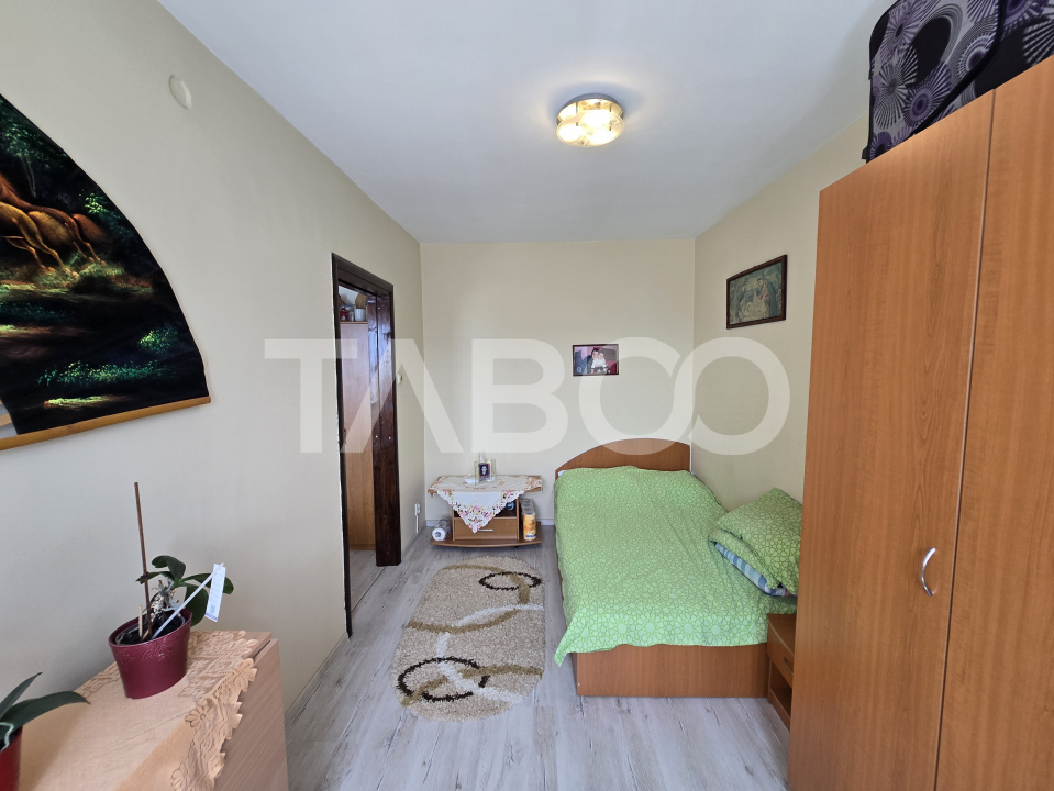 Apartament de vanzare 36 mpu 2 camere etaj 2 in Avrig zona Sticla