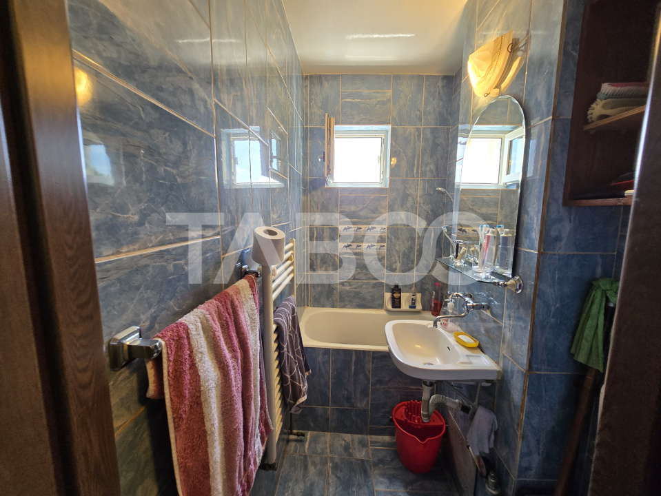 Apartament de vanzare 36 mpu 2 camere etaj 2 in Avrig zona Sticla