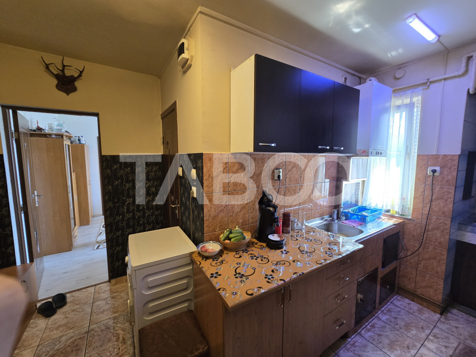 Apartament de vanzare 36 mpu 2 camere etaj 2 in Avrig zona Sticla