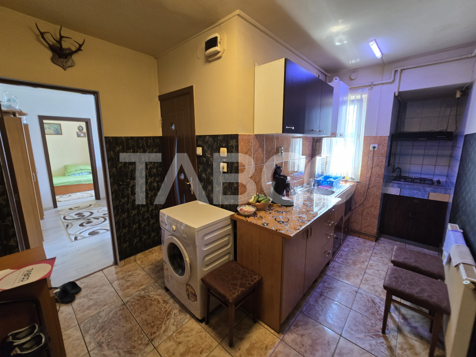 Apartament de vanzare 36 mpu 2 camere etaj 2 in Avrig zona Sticla