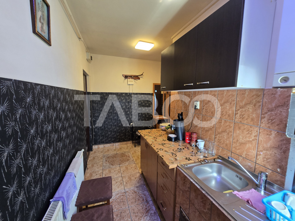 Apartament de vanzare 36 mpu 2 camere etaj 2 in Avrig zona Sticla