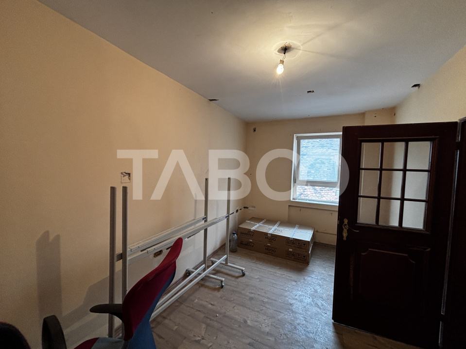 Apartament de vanzare  4 camere  110 mp Orasul de Jos Sibiu 