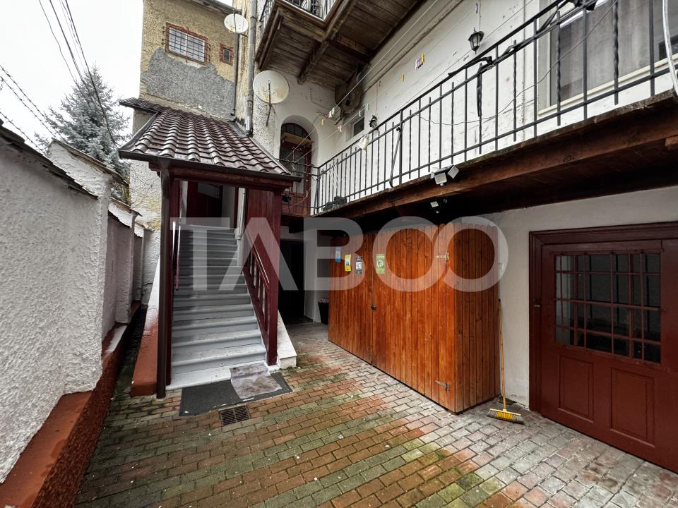 Apartament de vanzare 4 camere 2 bai 109 mp Centrul Istoric Sibiu