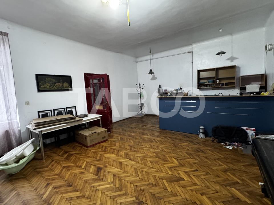 Apartament de vanzare 4 camere 2 bai 109 mp Centrul Istoric Sibiu