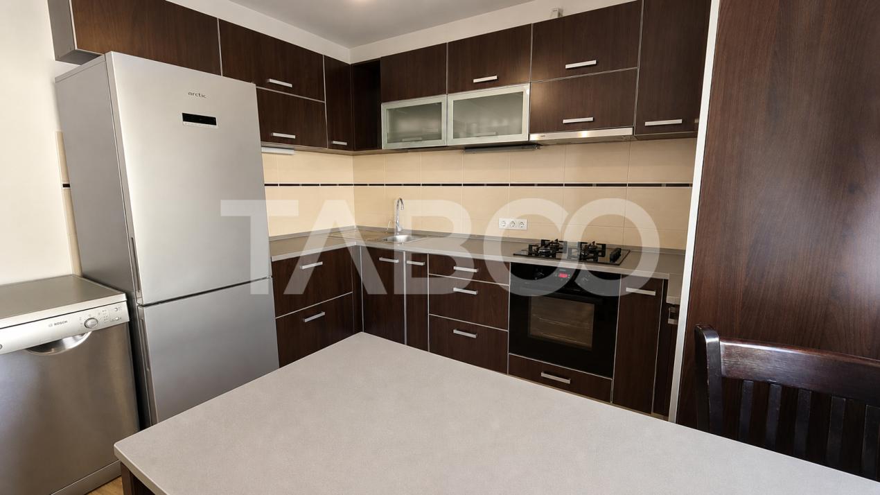 Apartament de vanzare 4 camere 2 bai garaj si curte in Turnisor
